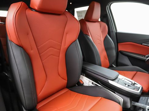 Used 2025 BMW X1 xDrive28i w/ Technology Package image 32