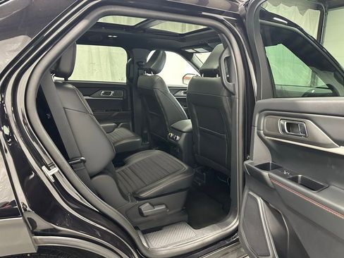 Used 2025 Ford Explorer ST-Line image 52