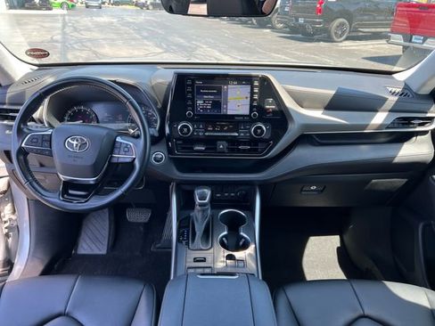 Used 2021 Toyota Highlander XLE image 27