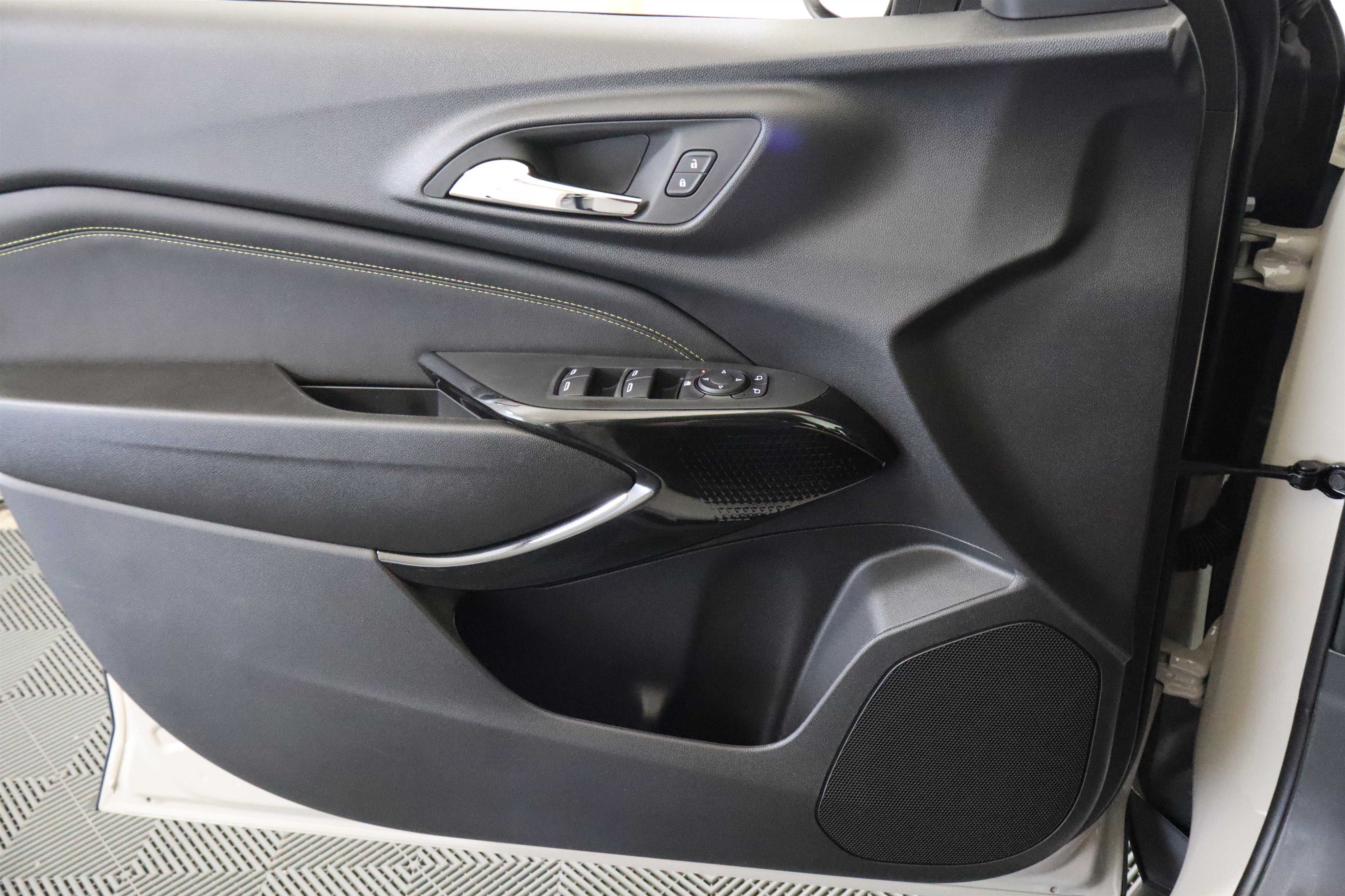 New 2026 Chevrolet Trax ACTIV w/ Driver Confidence Package FWD image 35