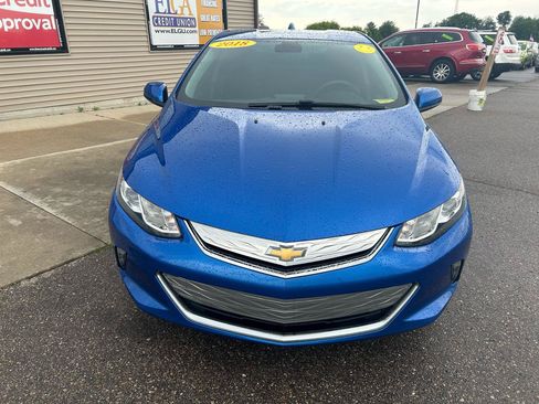 Used 2018 Chevrolet Volt LT w/ Comfort Package FWD image 2
