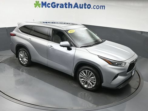 Used 2023 Toyota Highlander Platinum AWD/4WD image 3
