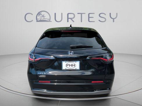 Certified 2024 Honda HR-V EX-L image 6