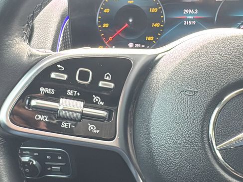 Used 2023 Mercedes-Benz GLB 250 4MATIC image 23