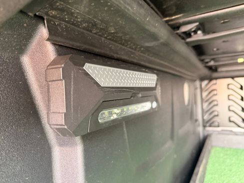 Used 2013 Chevrolet Avalanche LTZ AWD/4WD image 34