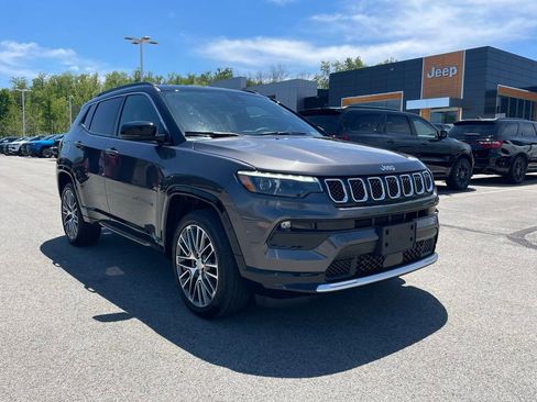 Used 2023 Jeep Compass Limited w/ Elite Group AWD/4WD image 1