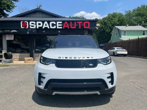 Used 2020 Land Rover Discovery Landmark AWD/4WD image 2