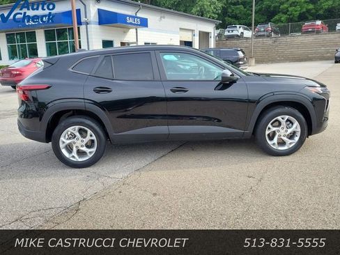 Used 2024 Chevrolet Trax LS w/ LS Convenience Package FWD image 6