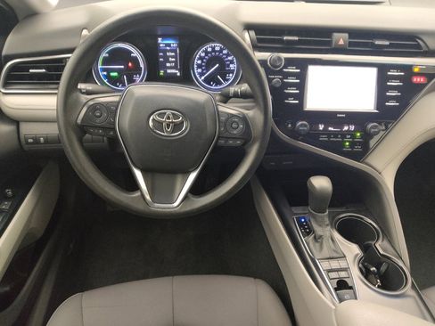 Used 2020 Toyota Camry LE image 22