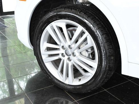 Used 2019 Audi Q5 2.0T Premium Plus w/ Premium Plus Package AWD/4WD image 45
