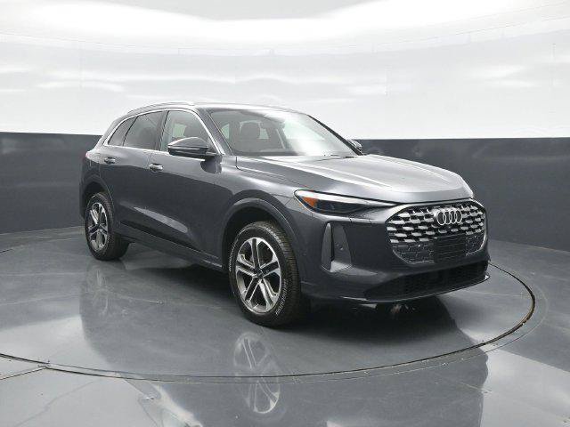 Used 2025 Audi Q5 Premium AWD/4WD image 1