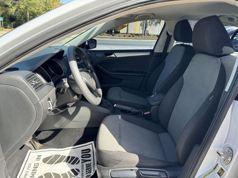 Used 2017 Volkswagen Jetta S image 13