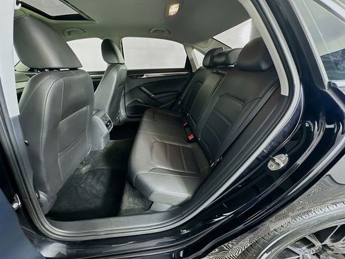 Used 2017 Volkswagen Passat 1.8T SE image 32