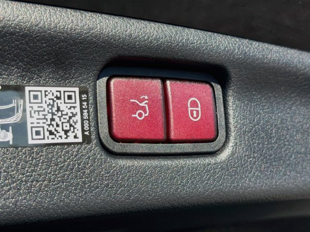 Used 2026 Mercedes-Benz C 300 Sedan image 14