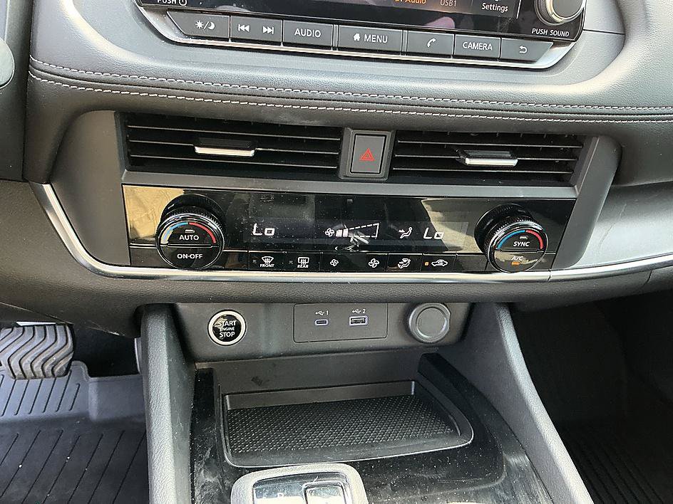 Certified 2023 Nissan Rogue SV FWD image 18