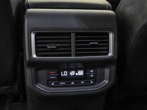 Used 2024 Volkswagen Atlas SEL AWD/4WD image 39