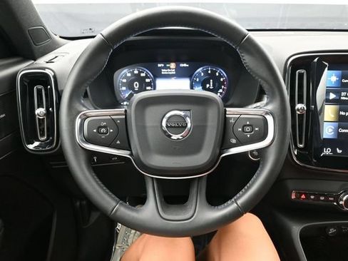 Used 2019 Volvo XC40 T5 Momentum AWD/4WD image 22