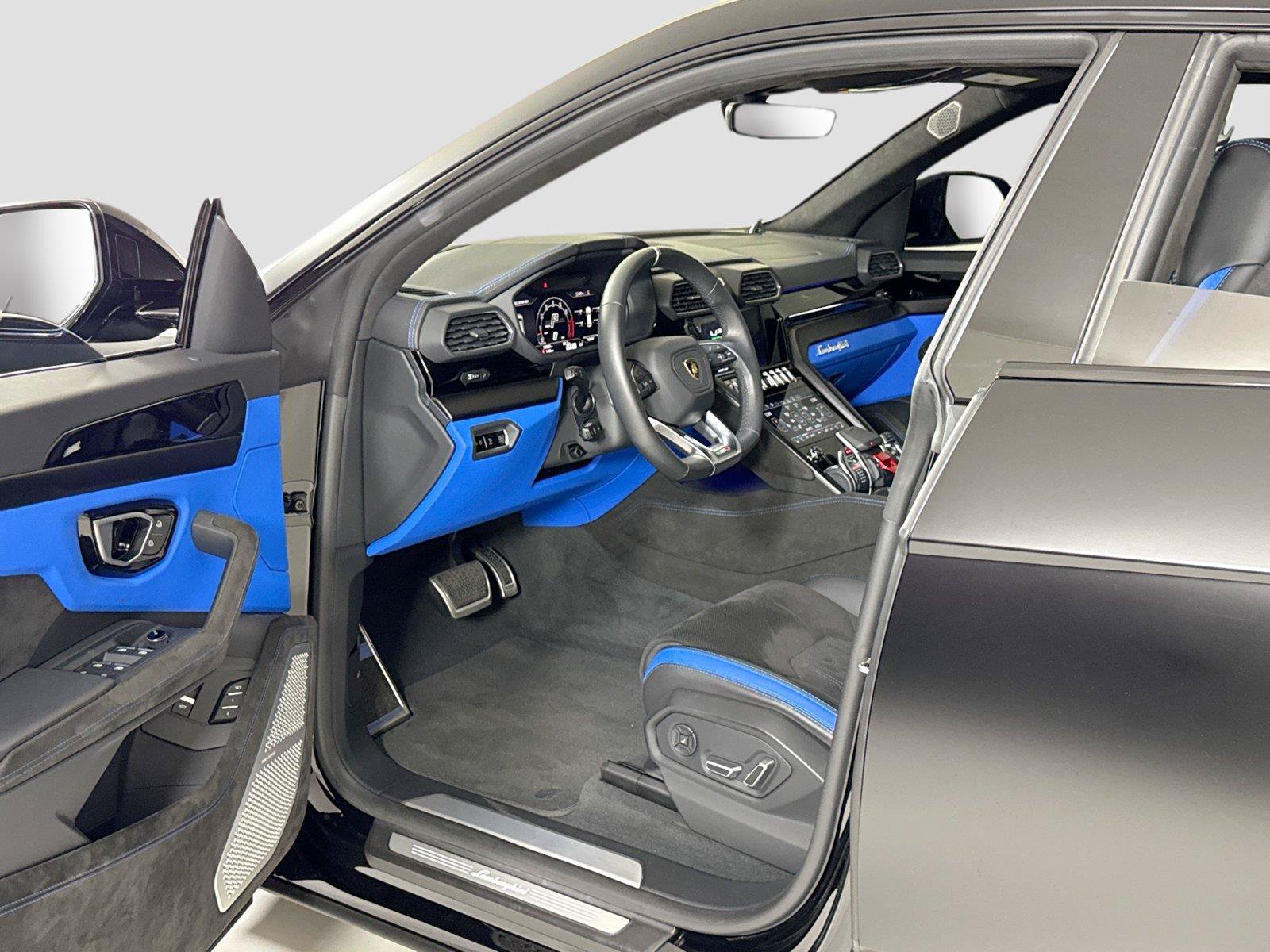 Used 2024 Lamborghini Urus S AWD/4WD image 11