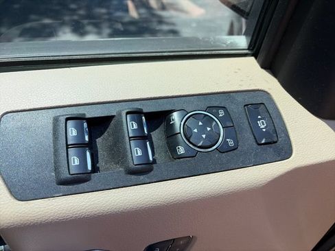 Used 2017 Ford F250 Lariat w/ Lariat Value Package AWD/4WD image 11