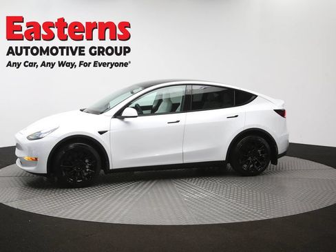 Used 2022 Tesla Model Y Long Range AWD/4WD image 55