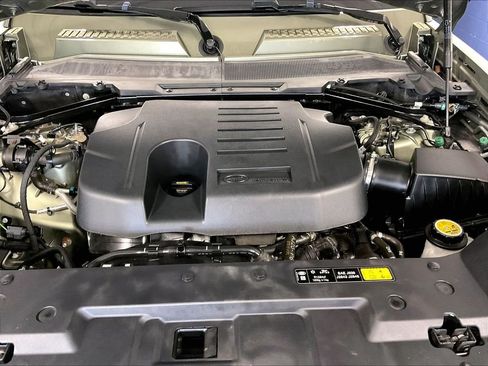 Used 2020 Land Rover Defender 110 SE AWD/4WD image 35