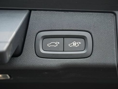 Certified 2023 Volvo XC60 B5 Plus w/ Climate Package AWD/4WD image 11