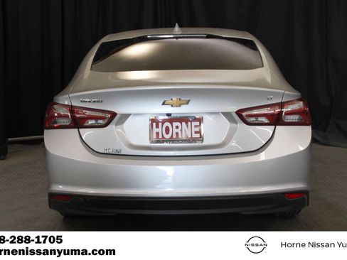 Used 2021 Chevrolet Malibu LT FWD image 14