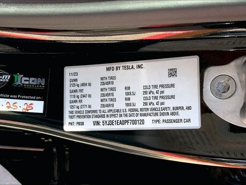 Used 2023 Tesla Model 3 Standard Range RWD image 32