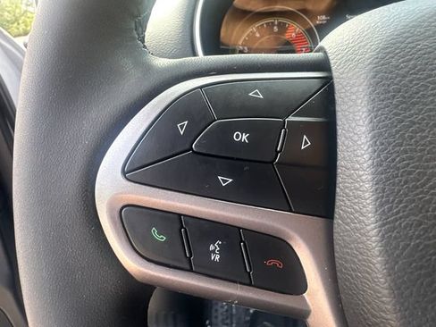 Used 2022 Jeep Cherokee Latitude Lux w/ Sun & Sound Group AWD/4WD image 30