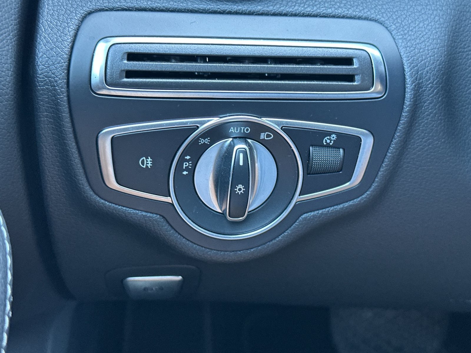 Used 2021 Mercedes-Benz C 300 Sedan image 30
