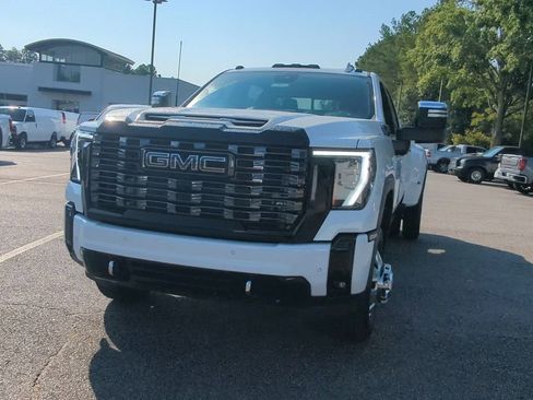 New 2025 GMC Sierra 3500 Denali Ultimate image 3