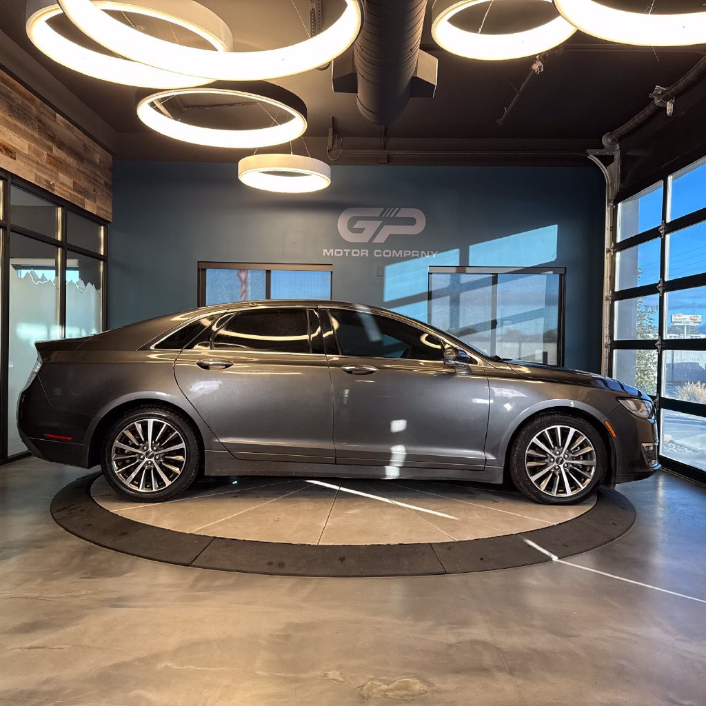 Used 2019 Lincoln MKZ Reserve FWD image 2