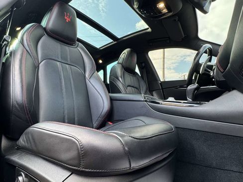 Used 2018 Maserati Levante GranSport image 30