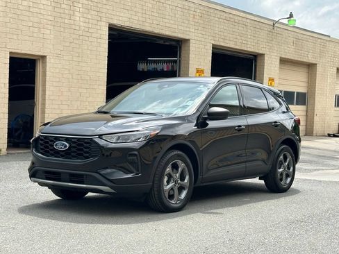 Used 2025 Ford Escape ST-Line AWD/4WD image 2