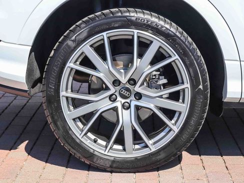 Certified 2025 Audi Q3 2.0T Premium Plus w/ Premium Plus Package AWD/4WD image 10