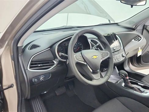 Used 2025 Chevrolet Malibu RS image 38
