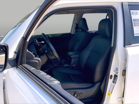 Used 2021 Toyota 4Runner Venture AWD/4WD image 8