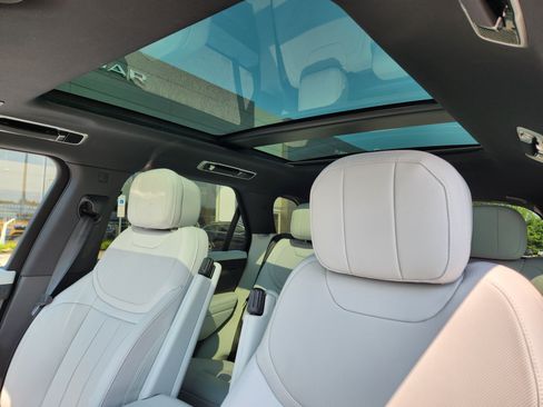 Certified 2025 Land Rover Range Rover Sport SE AWD/4WD image 12