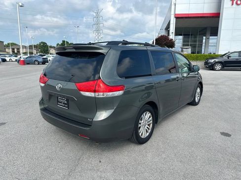 Used 2011 Toyota Sienna XLE FWD image 7