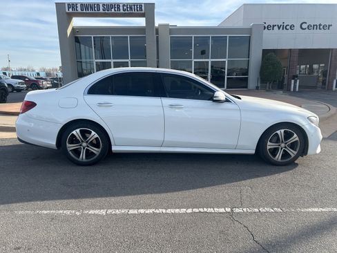 Used 2017 Mercedes-Benz E 300 image 4