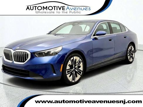 Used 2024 BMW 530i w/ Convenience Package RWD image 1