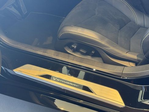 Used 2023 Chevrolet Corvette Stingray Premium Conv w/ Z51 Performance Package image 19