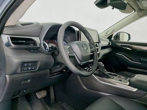 Certified 2021 Toyota Highlander Platinum FWD image 14