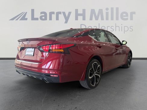 Used 2023 Nissan Altima 2.5 SR w/ SR Premium Package AWD/4WD image 5