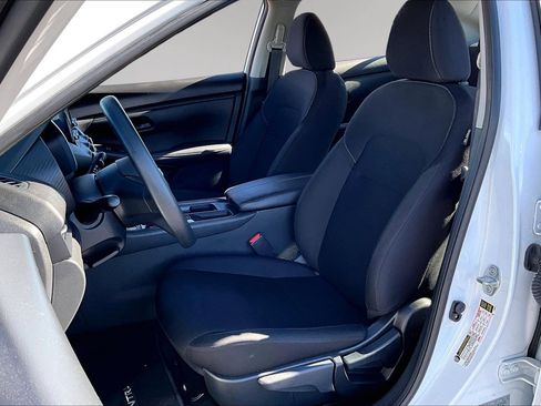 Used 2025 Nissan Sentra S image 21