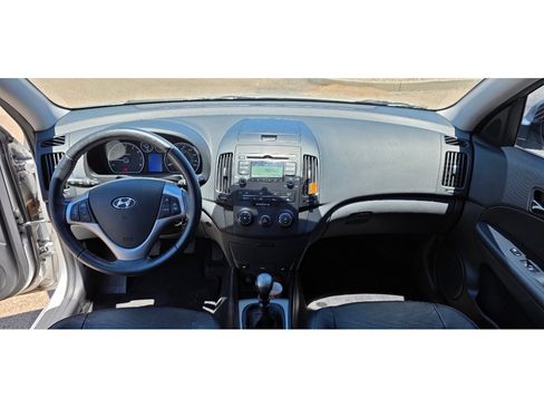 Used 2012 Hyundai Elantra FWD image 13