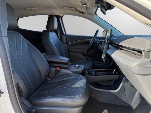 Used 2024 Ford Mustang Mach-E Select image 15