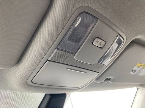 Used 2025 Kia Soul LX w/ LX Technology Package FWD image 23