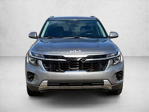 Used 2024 Kia Seltos EX FWD image 3