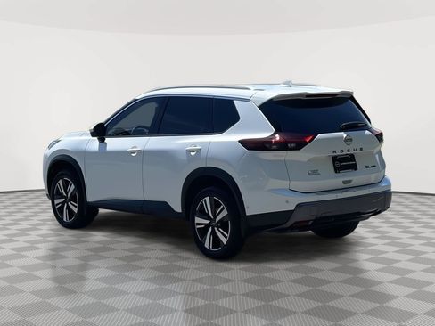 Certified 2025 Nissan Rogue SL w/ SL Premium Package AWD/4WD image 7